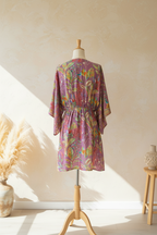 Kimono Lila - Vista Trasera en Set Frontal
