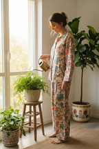 Pijama birds of paradise - regando plantas