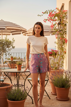 Short Chris Turquoise Garden - Lifestyle café con short visible